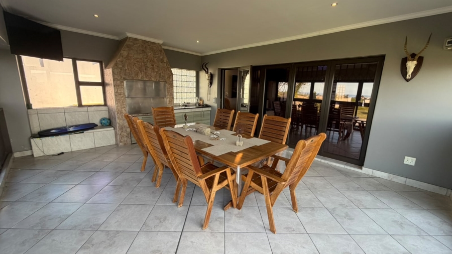 4 Bedroom Property for Sale in Hartenbos Heuwels Western Cape